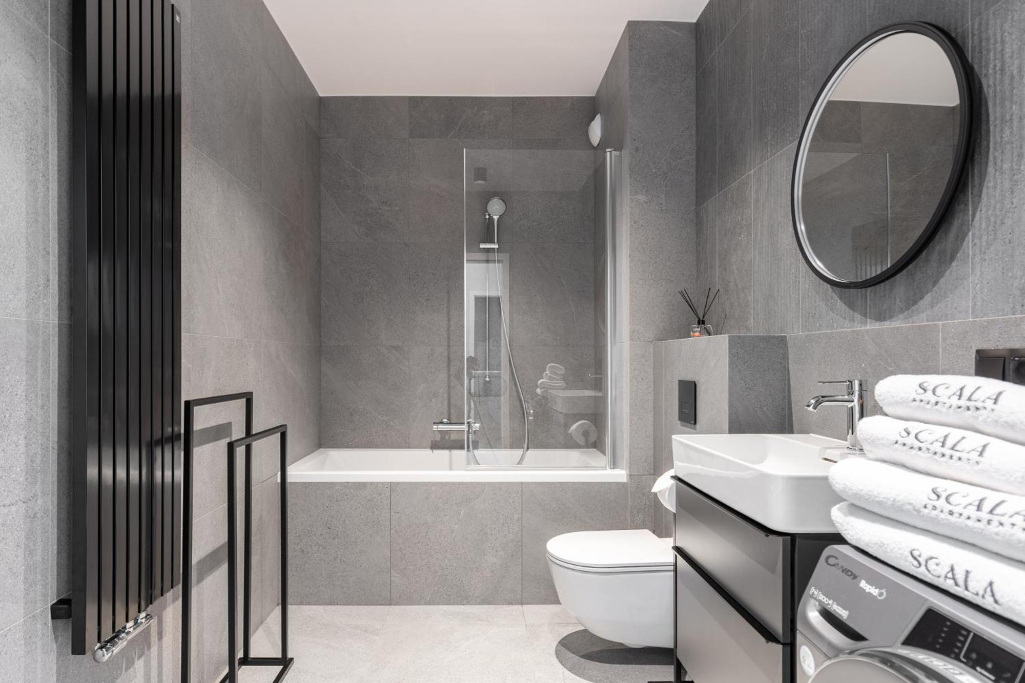 Scala 60C City Center Apartments With Parking By Lion Apartments Gdansk Ngoại thất bức ảnh